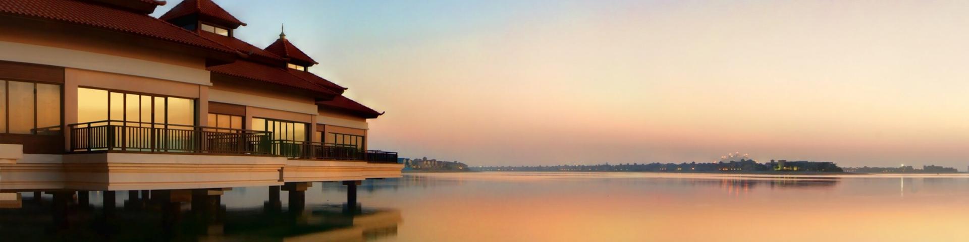 Magiczna arabska pustynia i nowoczesny Dubaj